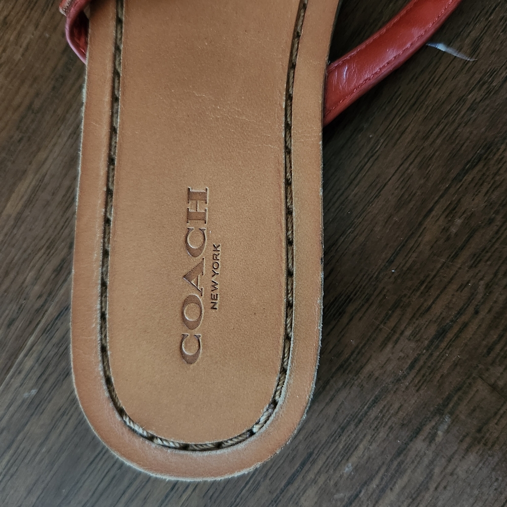 Coach Women's Tan and Burnt Orange Thong Flip Flops Sandals, Size 8B - Picture 3 of 4
